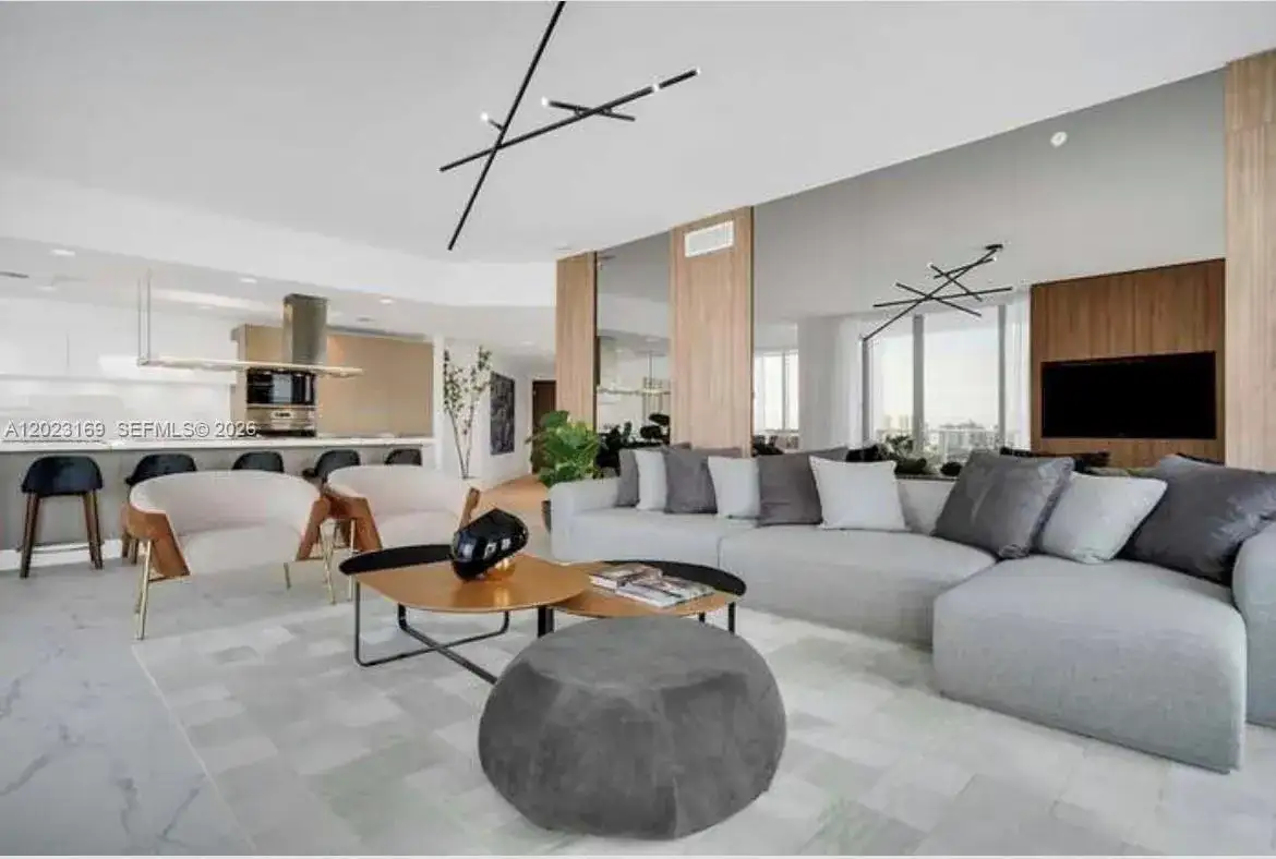 17111 Biscayne Blvd # 2209, North Miami Beach FL 33160 photo 2
