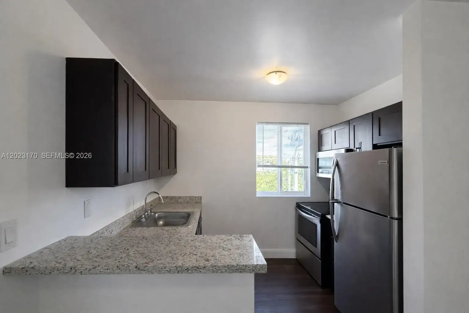 540 NW 7th St # 36, Miami FL 33136 photo 3