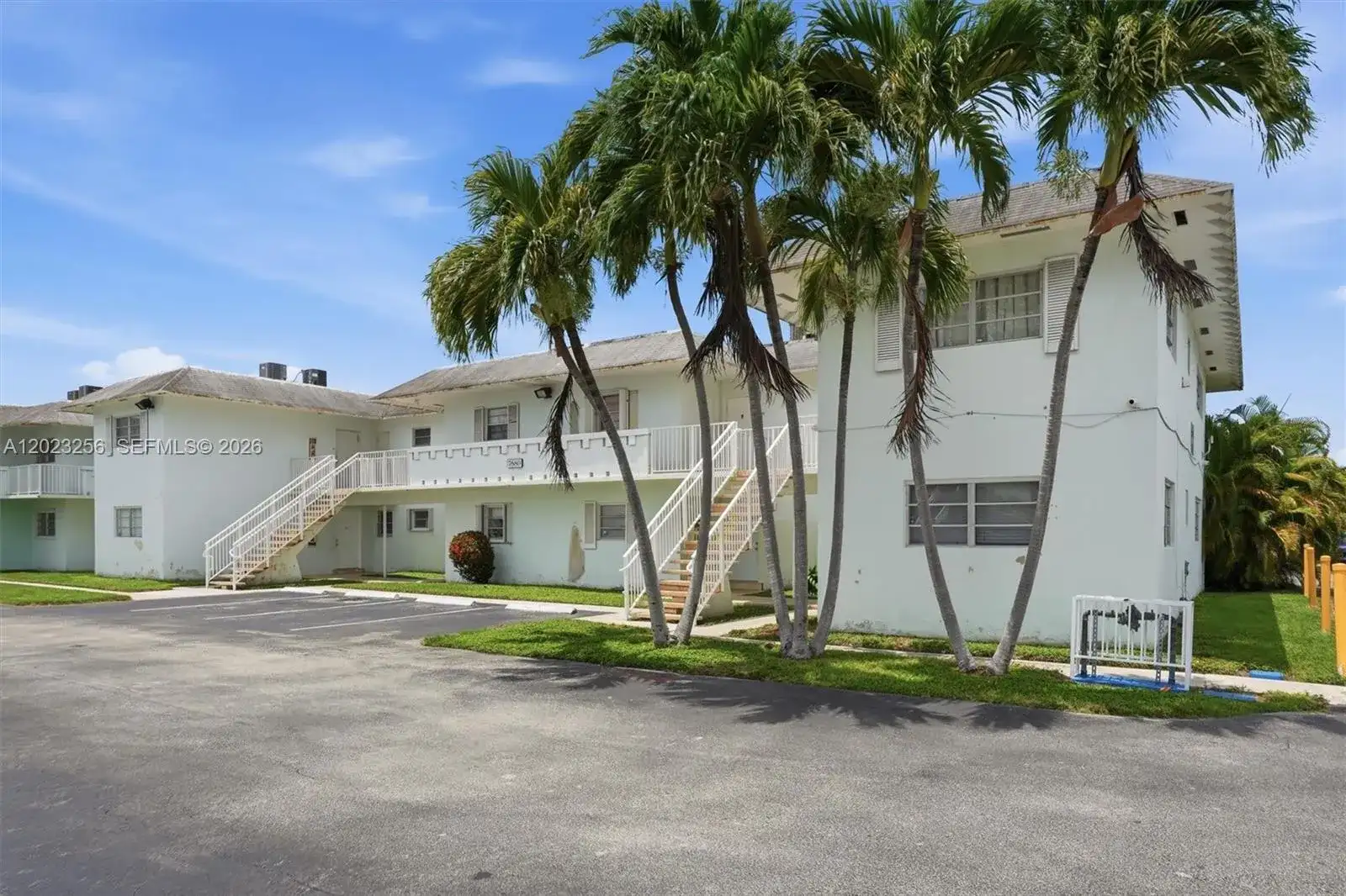 7680 SW 82nd St # H121, Miami FL 33143 photo 2