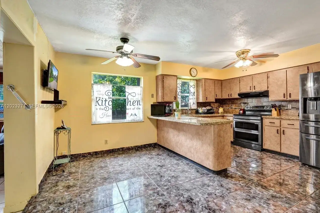 1020 NW 25th Ave, Fort Lauderdale FL 33311 photo 5