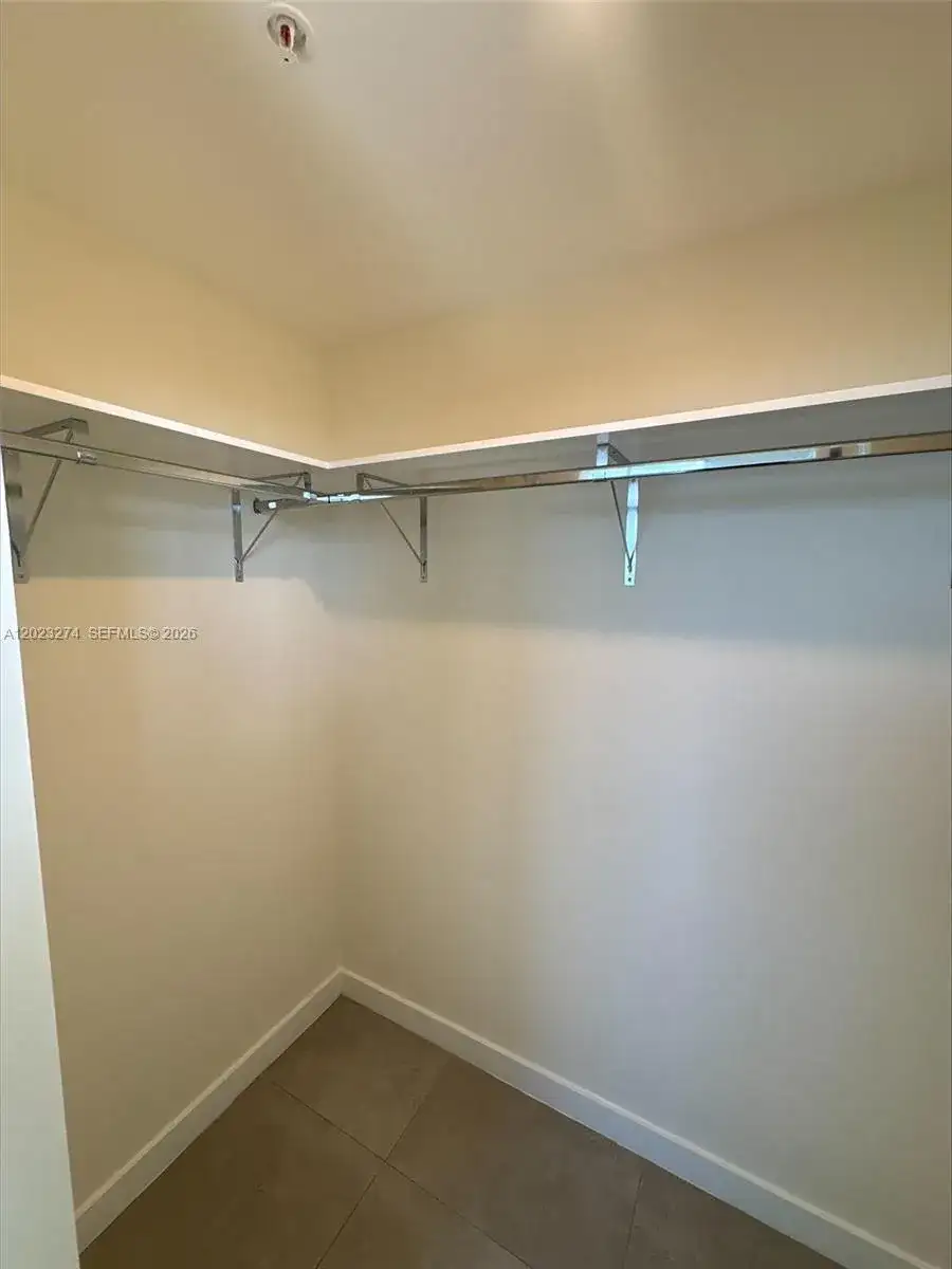 16395 Biscayne Blvd # 1310, North Miami Beach FL 33160 photo 3