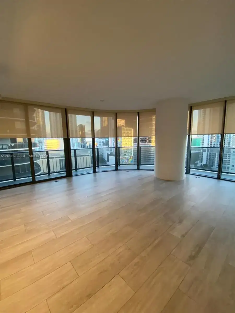 55 SW 9th St # 1503, Miami FL 33130 photo 2