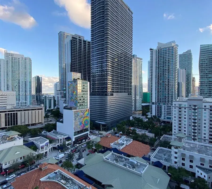55 SW 9th St # 1503, Miami FL 33130