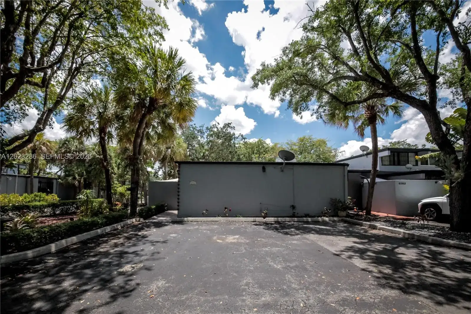 6380 Jack Rabbit Ln, Miami Lakes FL 33014 photo 2