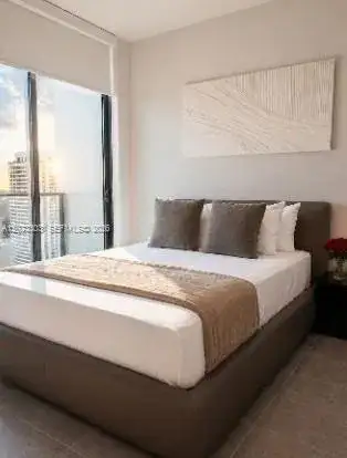 121 NE 5th St # 3203, Miami FL 33132 photo 3