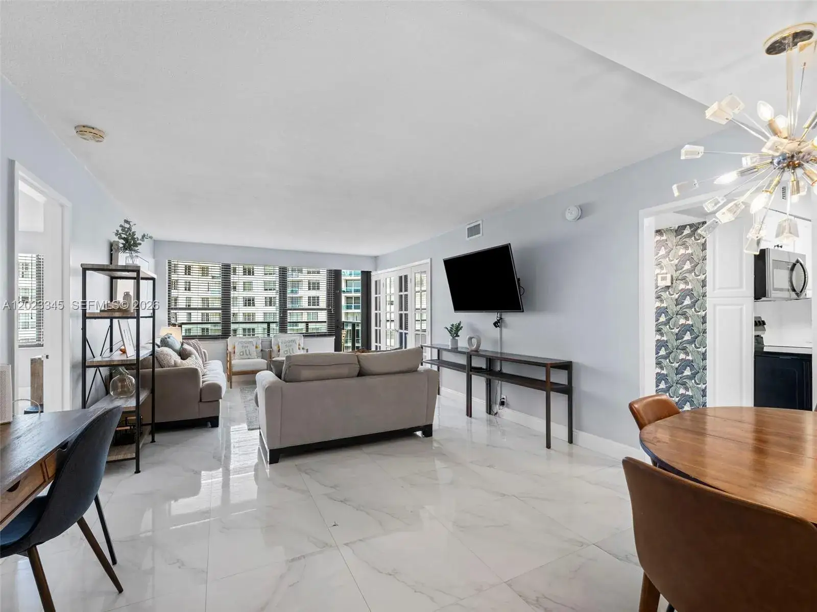 2 bedroom 2 bath Residential for sale at 5225 Collins Ave # 1509, Miami Beach FL 33140