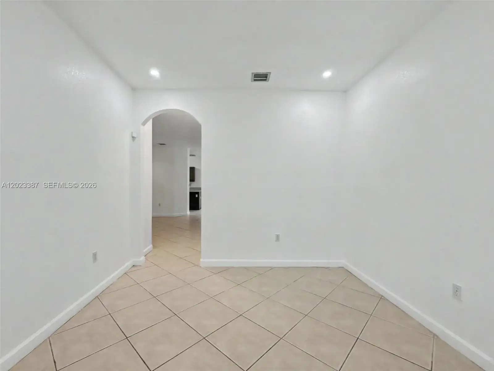 9267 SW 220th Ter, Cutler Bay FL 33190 photo 5