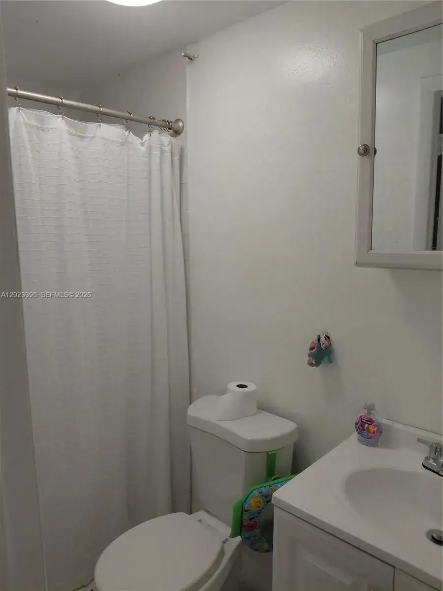 2140 NW 1st Ter, Miami FL 33125 photo 3