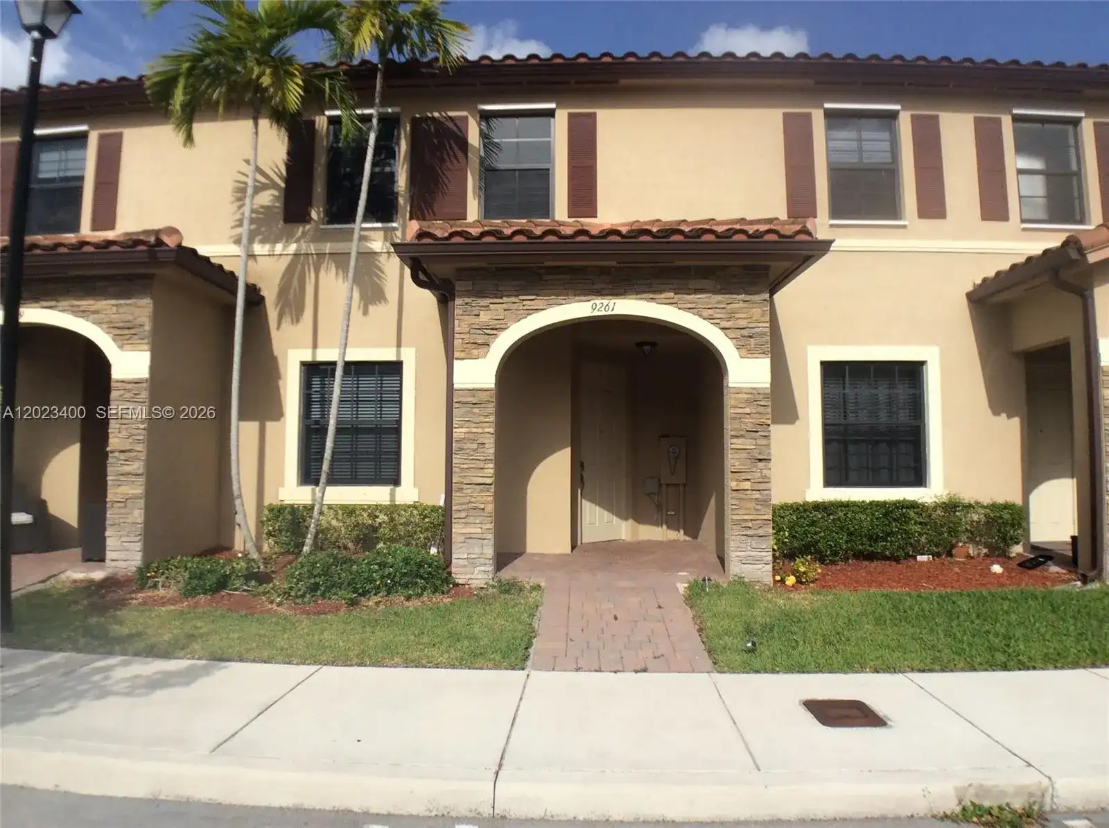 9261 W 33rd Way, Hialeah FL 33018 photo 2
