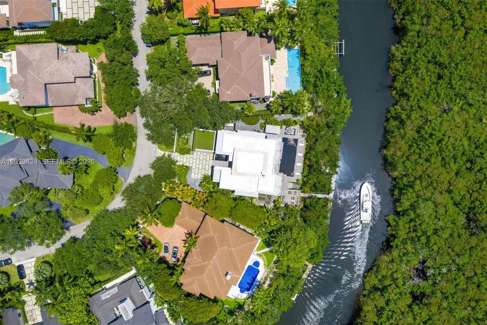 132 Paloma Dr, Coral Gables FL 33143