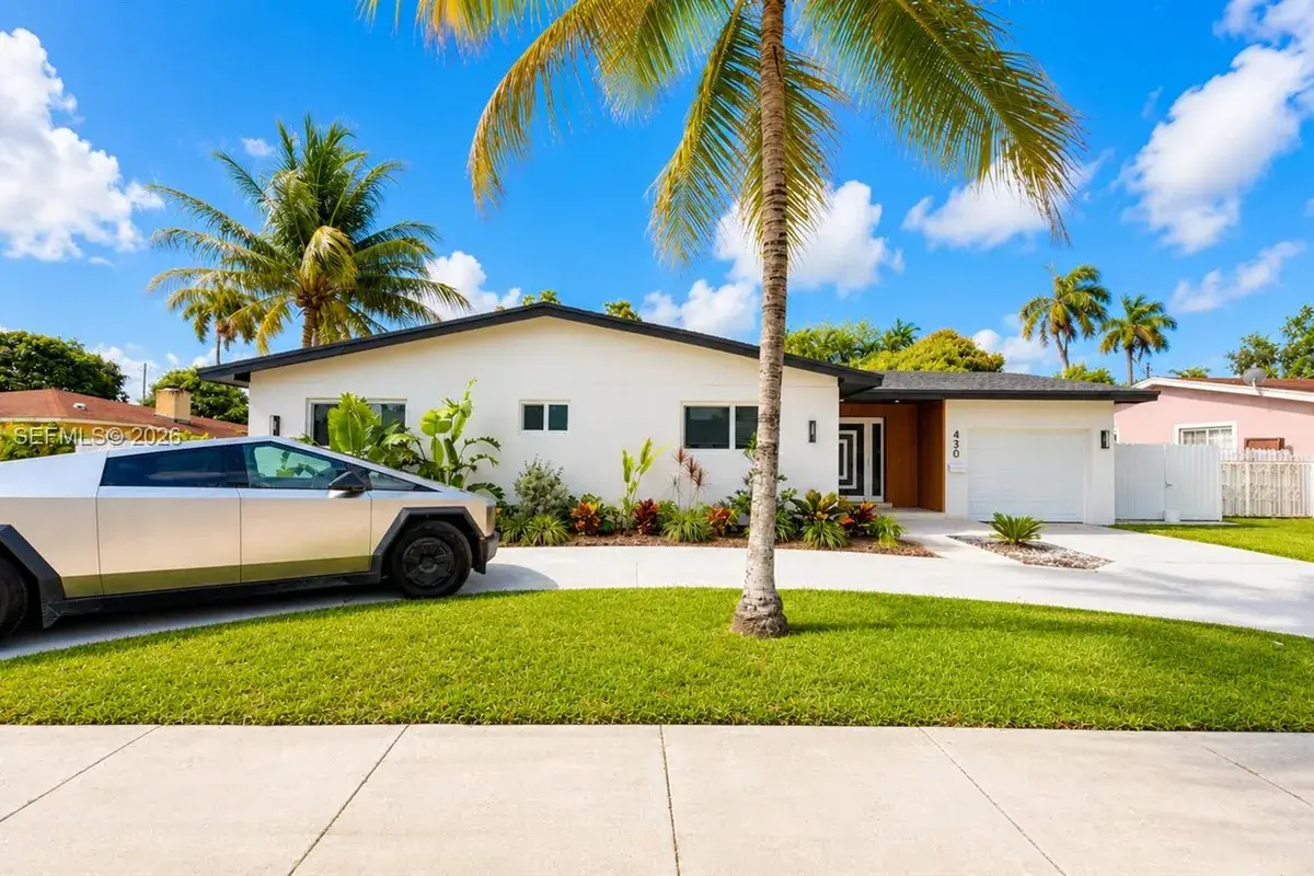 430 NE 145th St, Miami FL 33161