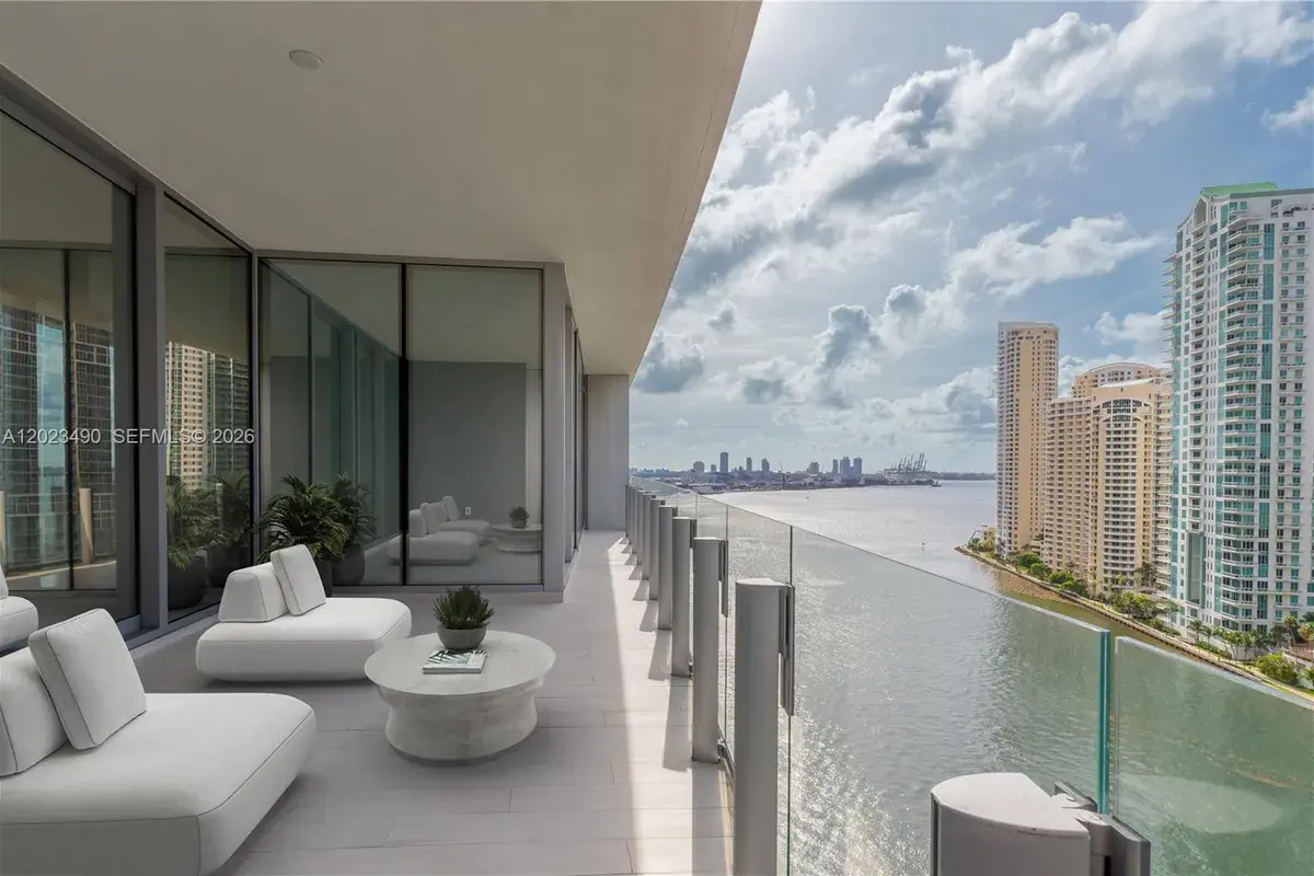 300 Biscayne Blvd Way # 1704, Miami FL 33131