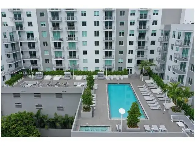 729 NW 2nd St # 410, Miami FL 33128 photo 3