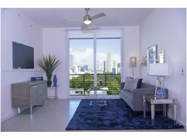 729 NW 2nd St # 410, Miami FL 33128 photo 4