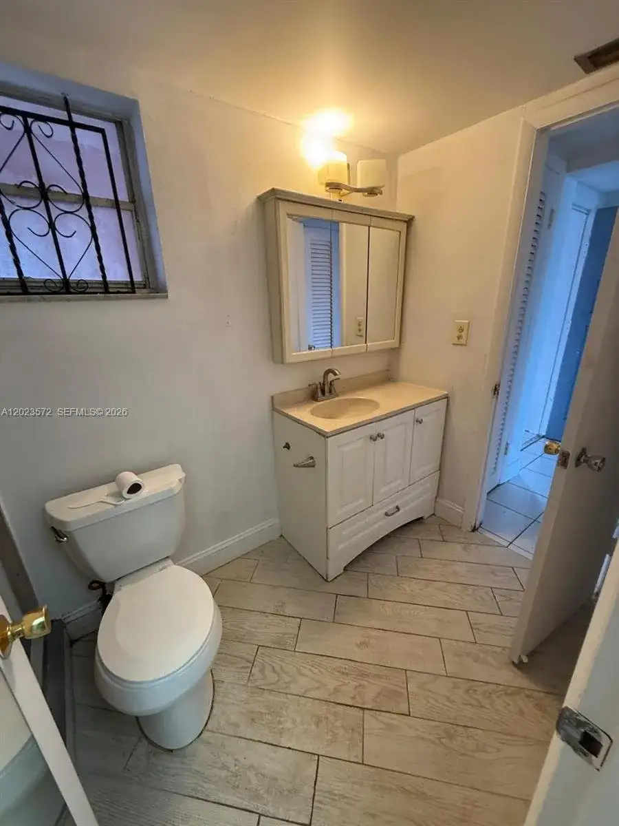 18555 NE 14th Ave # 615A, Miami FL 33179 photo 3