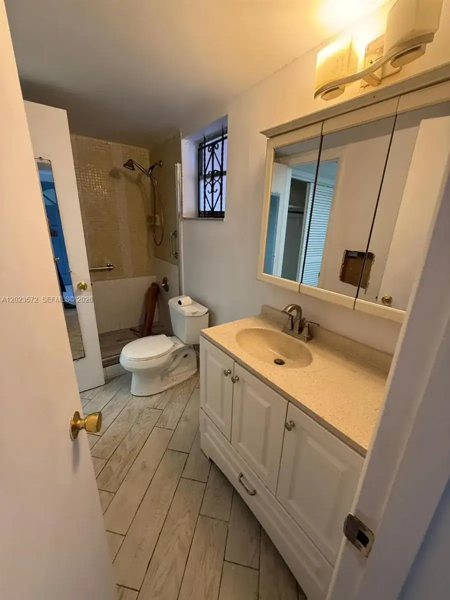 18555 NE 14th Ave # 615A, Miami FL 33179 photo 4