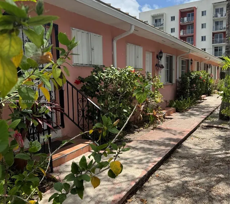 1020 SW 5th St # 3, Miami FL 33130