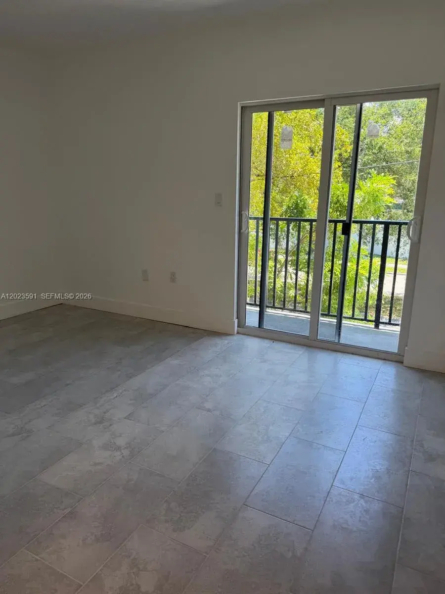 147 Nw 59th St # 206, Miami FL 33127