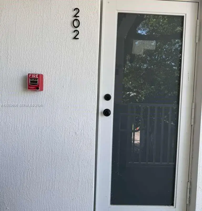 147 Nw 59th St # 202, Miami FL 33127