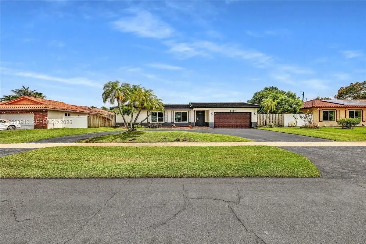 5260 SW 10th Ct, Plantation FL 33317