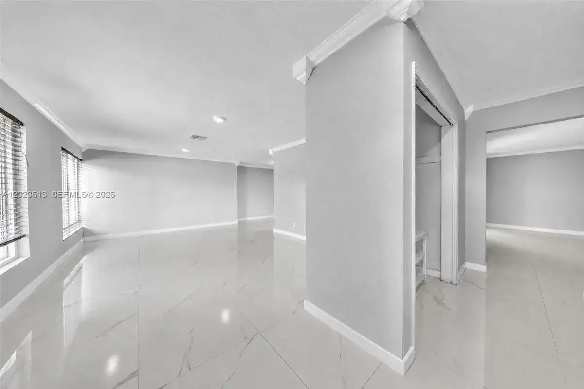 5260 SW 10th Ct, Plantation FL 33317 photo 5