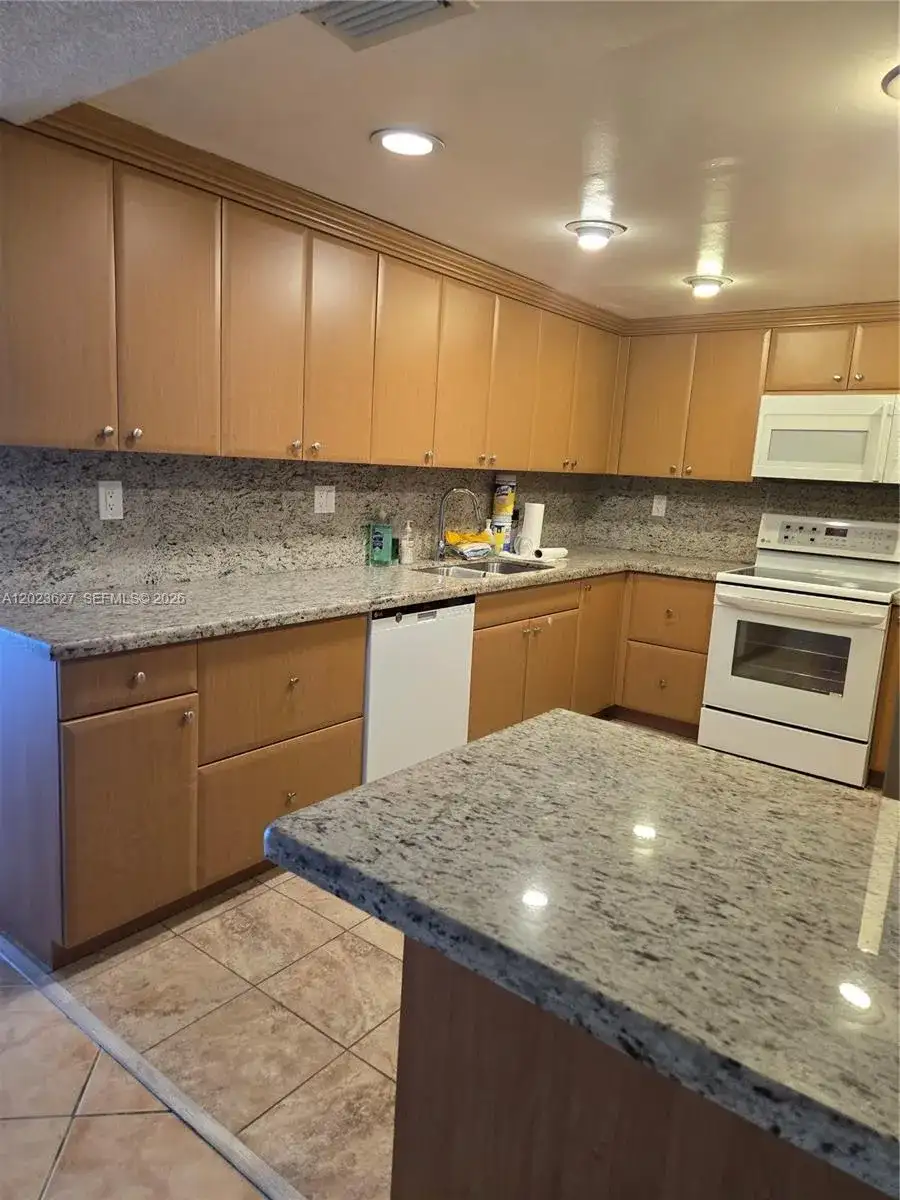 9735 NW 52nd St # 208, Doral FL 33178 photo 3