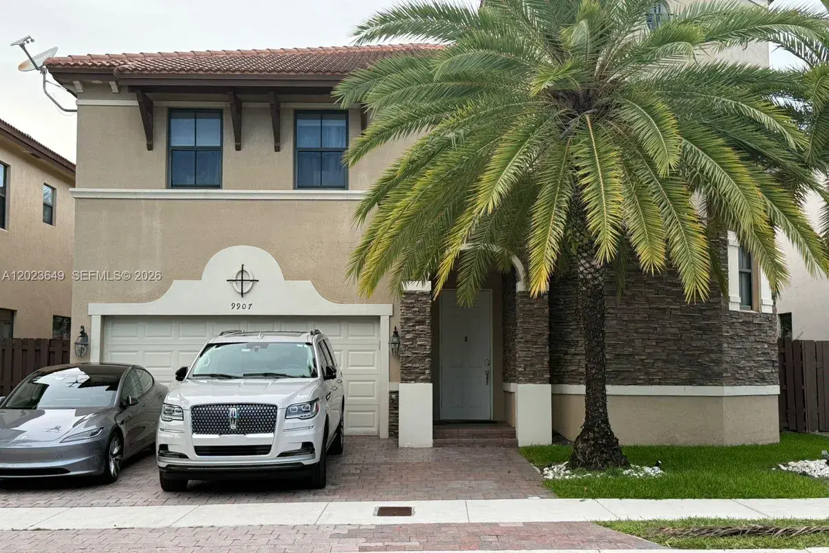 9907 NW 87th Ter, Doral FL 33178