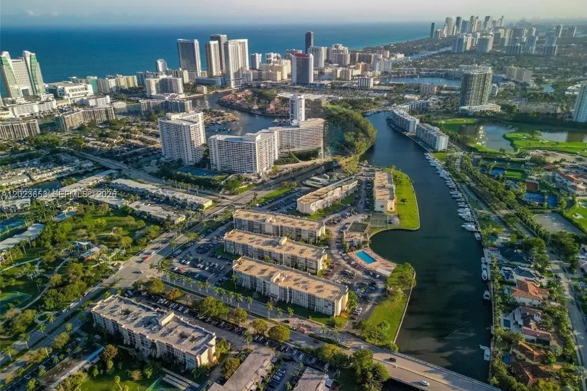 601 Three Islands Blv # 205, Hallandale Beach FL 33009