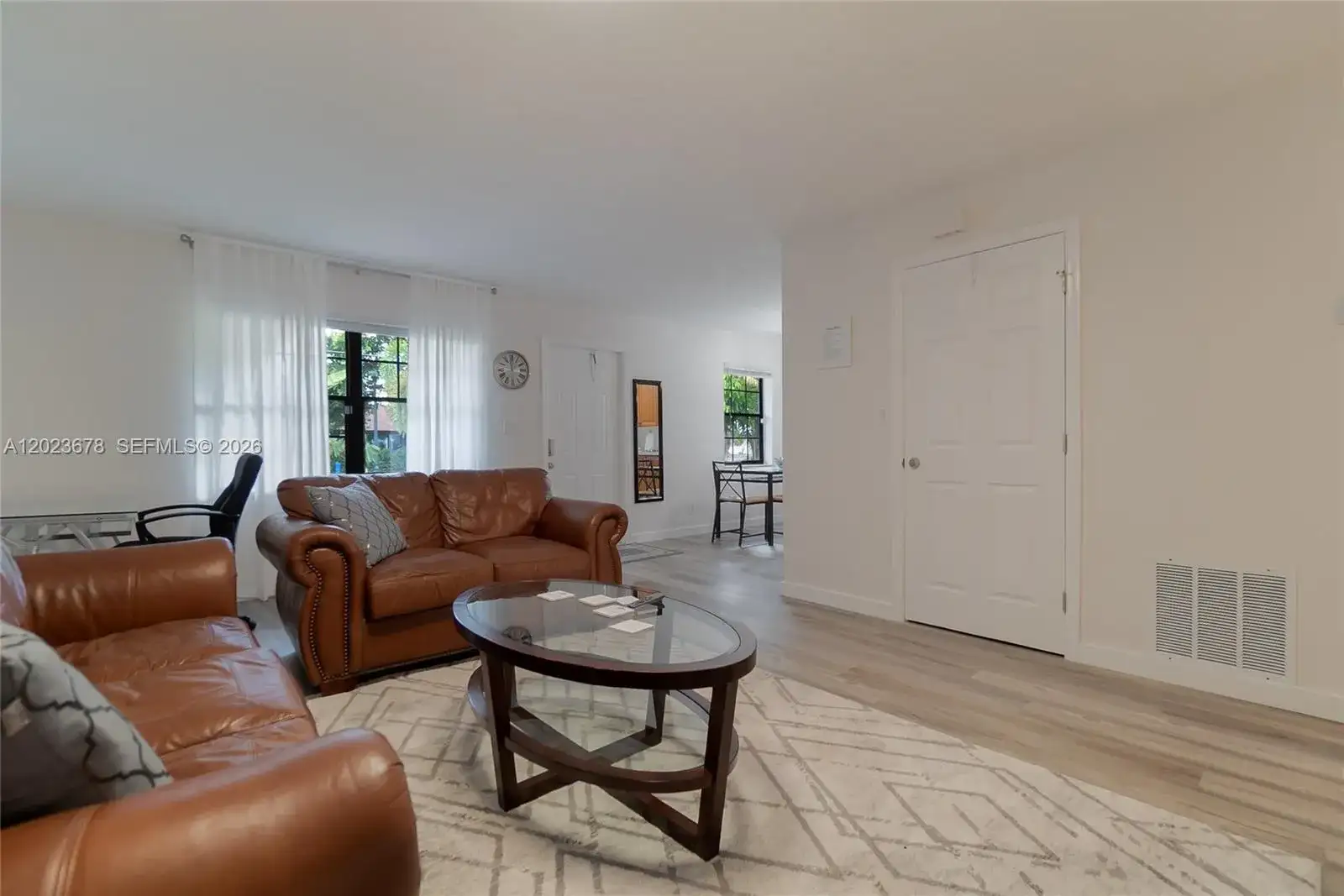 1099 NE 35th St, Oakland Park FL 33334 photo 4