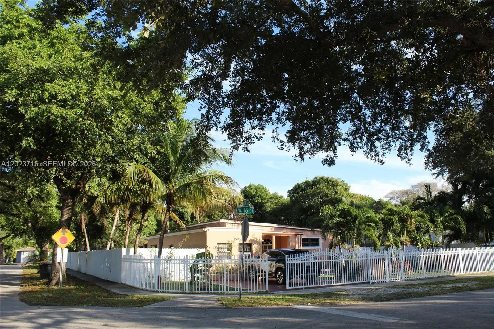 13875 NE 16th Ct, North Miami FL 33181 photo 2