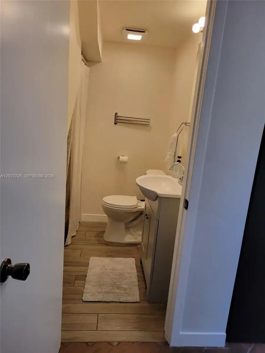 5866 SW 60th St # 3, Miami FL 33143 photo 5