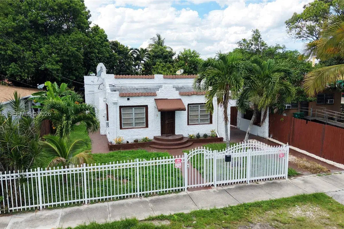 1727 NW 50th St, Miami FL 33142
