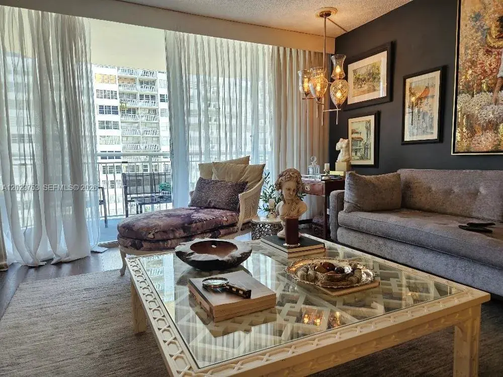 18061 Biscayne Blvd # 901, Aventura FL 33160