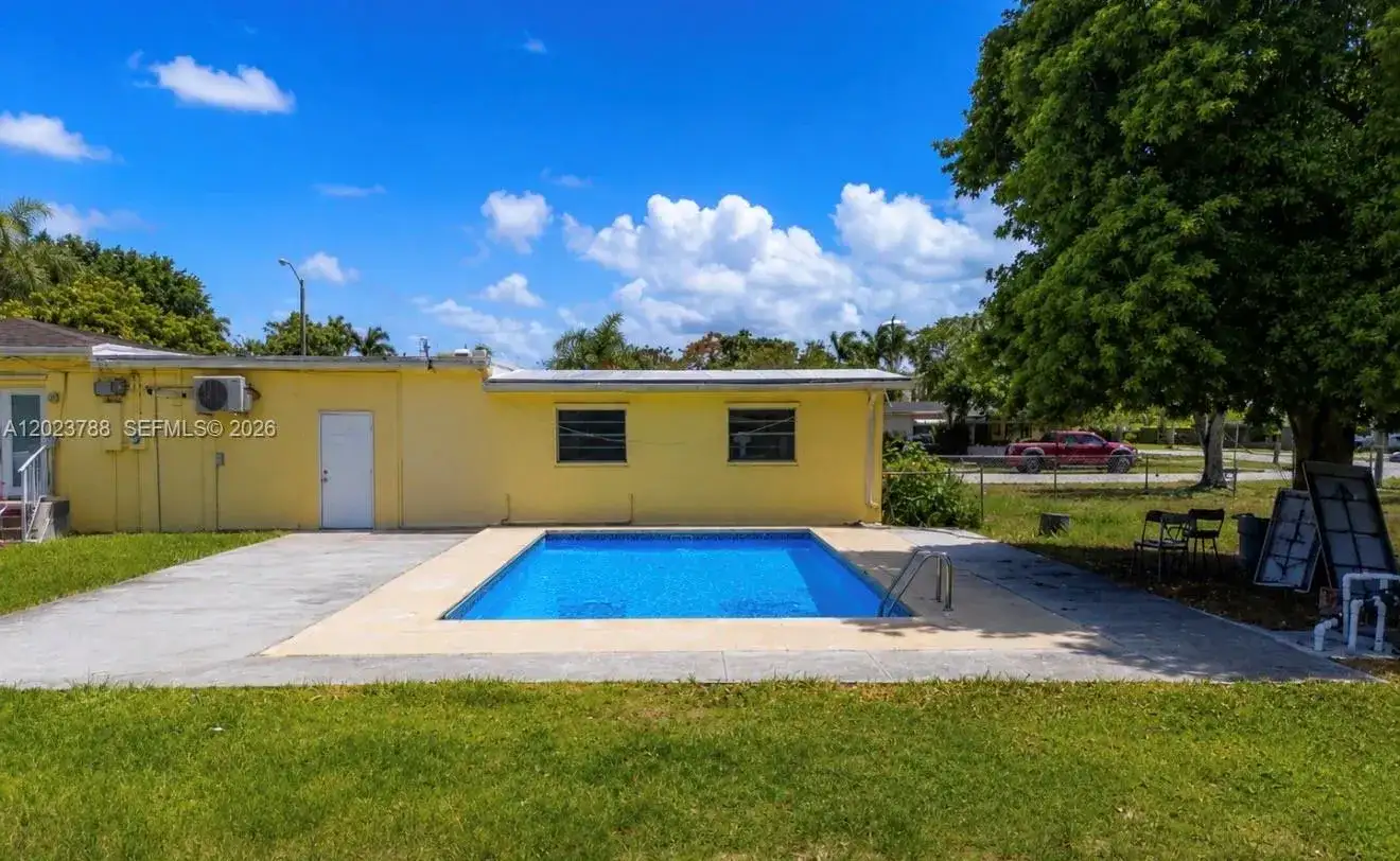 329 NW 13th St, Homestead FL 33030 photo 3
