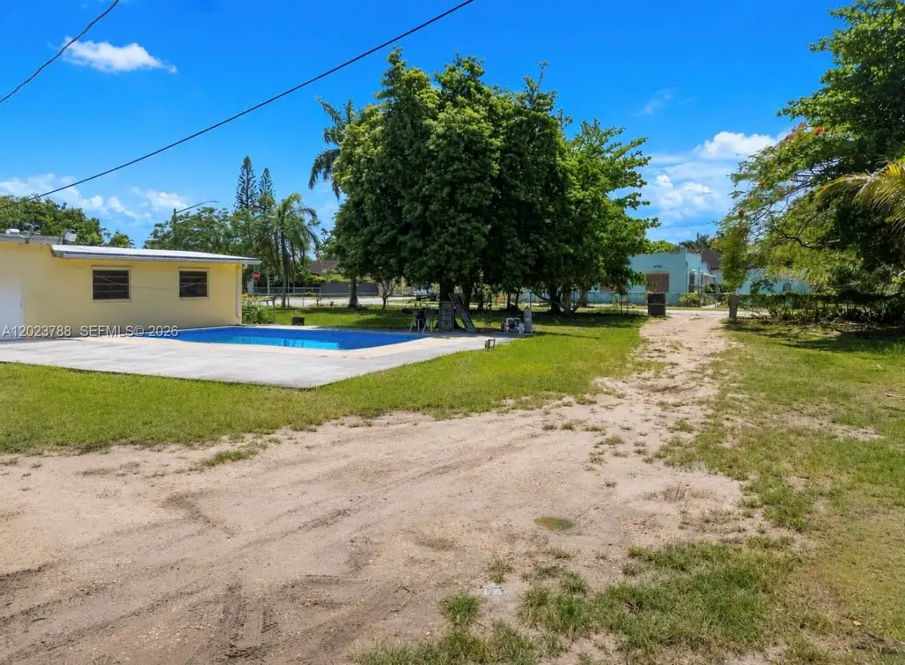 329 NW 13th St, Homestead FL 33030 photo 4