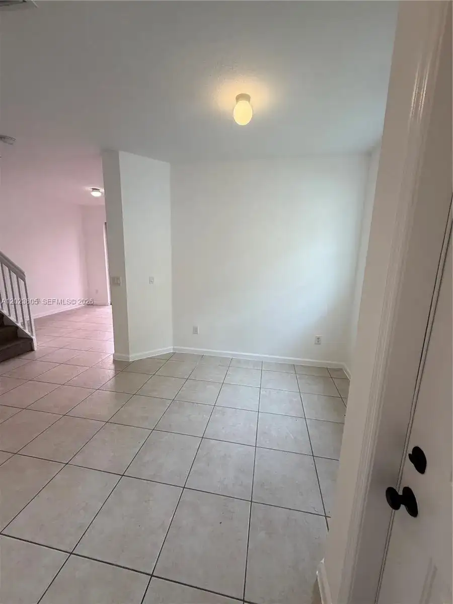 607 NE 21st Ter, Homestead FL 33033 photo 2