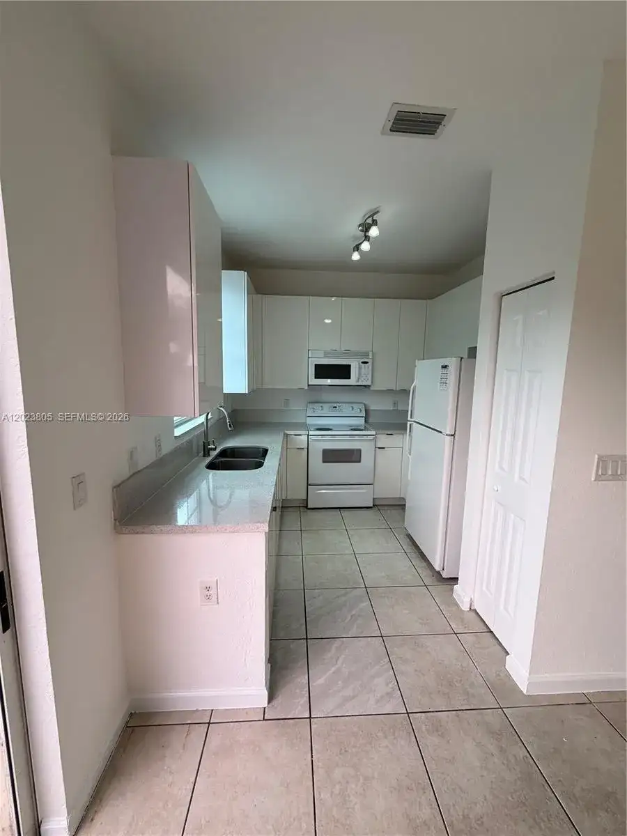 607 NE 21st Ter, Homestead FL 33033 photo 5