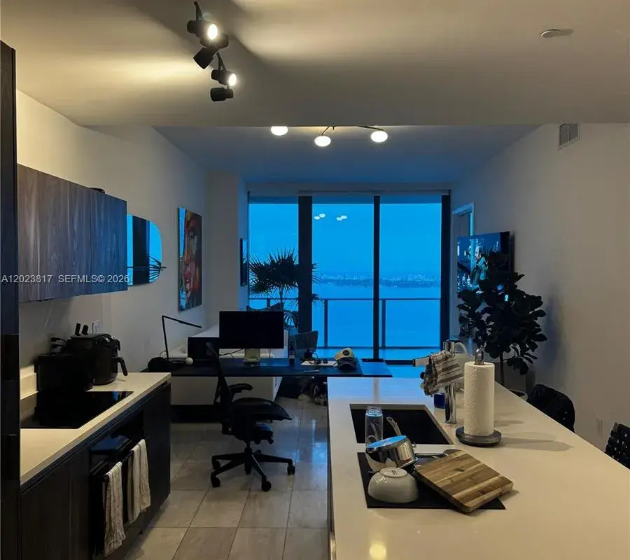 480 NE 31st St # 4102, Miami FL 33137