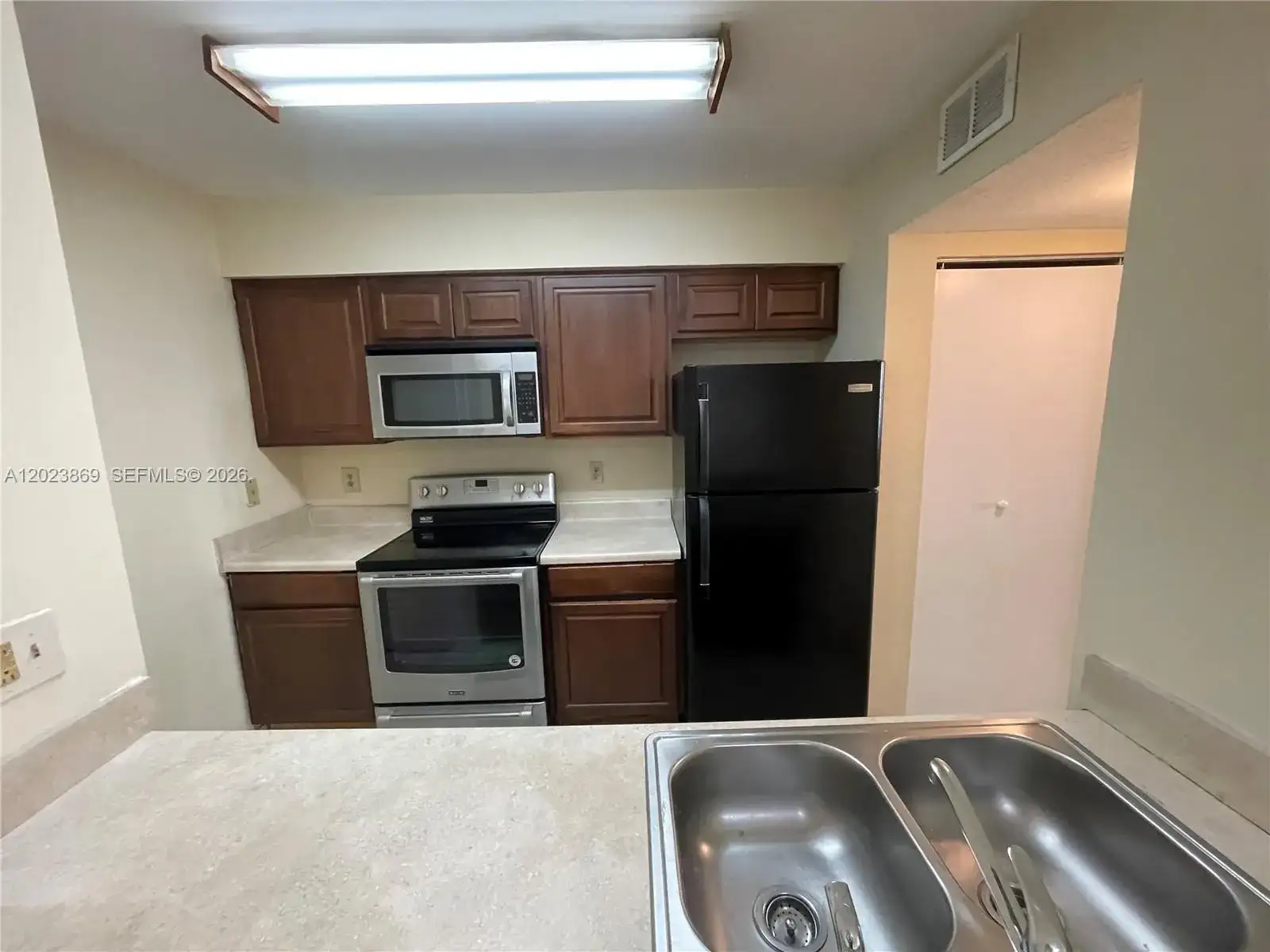 2881 N Oakland Forest Dr # 102, Oakland Park FL 33309 photo 2