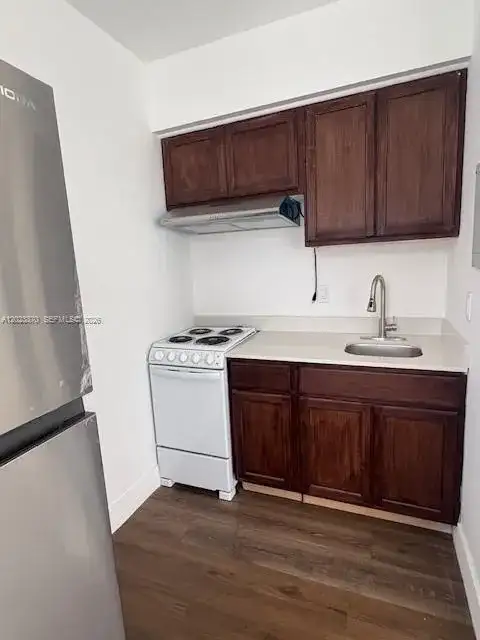 2052 SW 7th St # 4, Miami FL 33135 photo 2