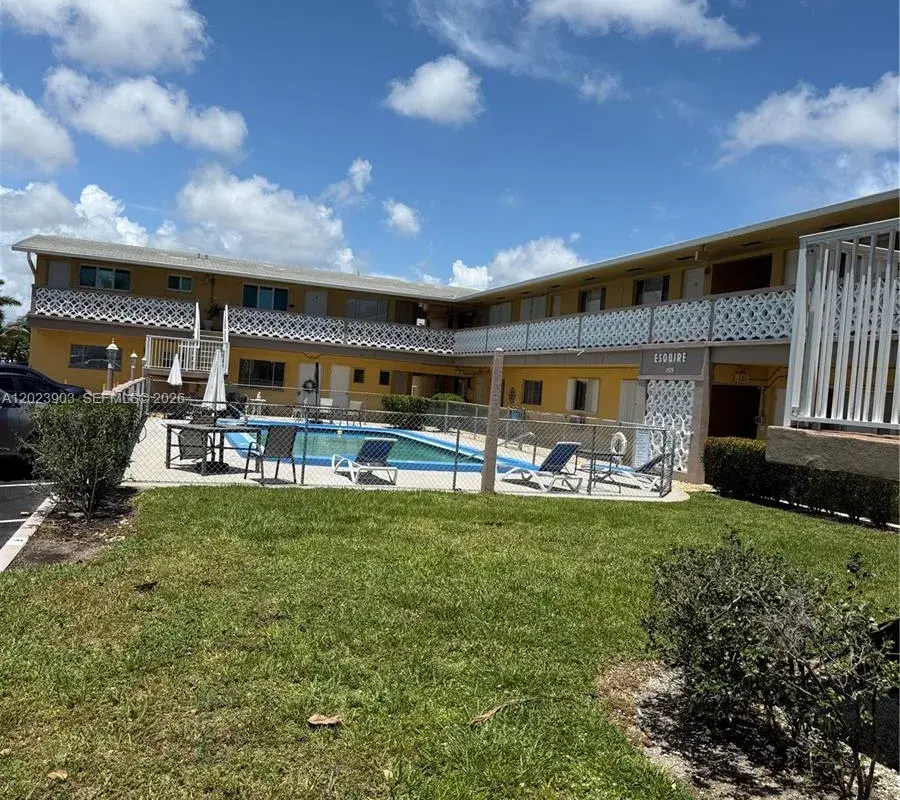 3525 Polk St # 7, Hollywood FL 33021