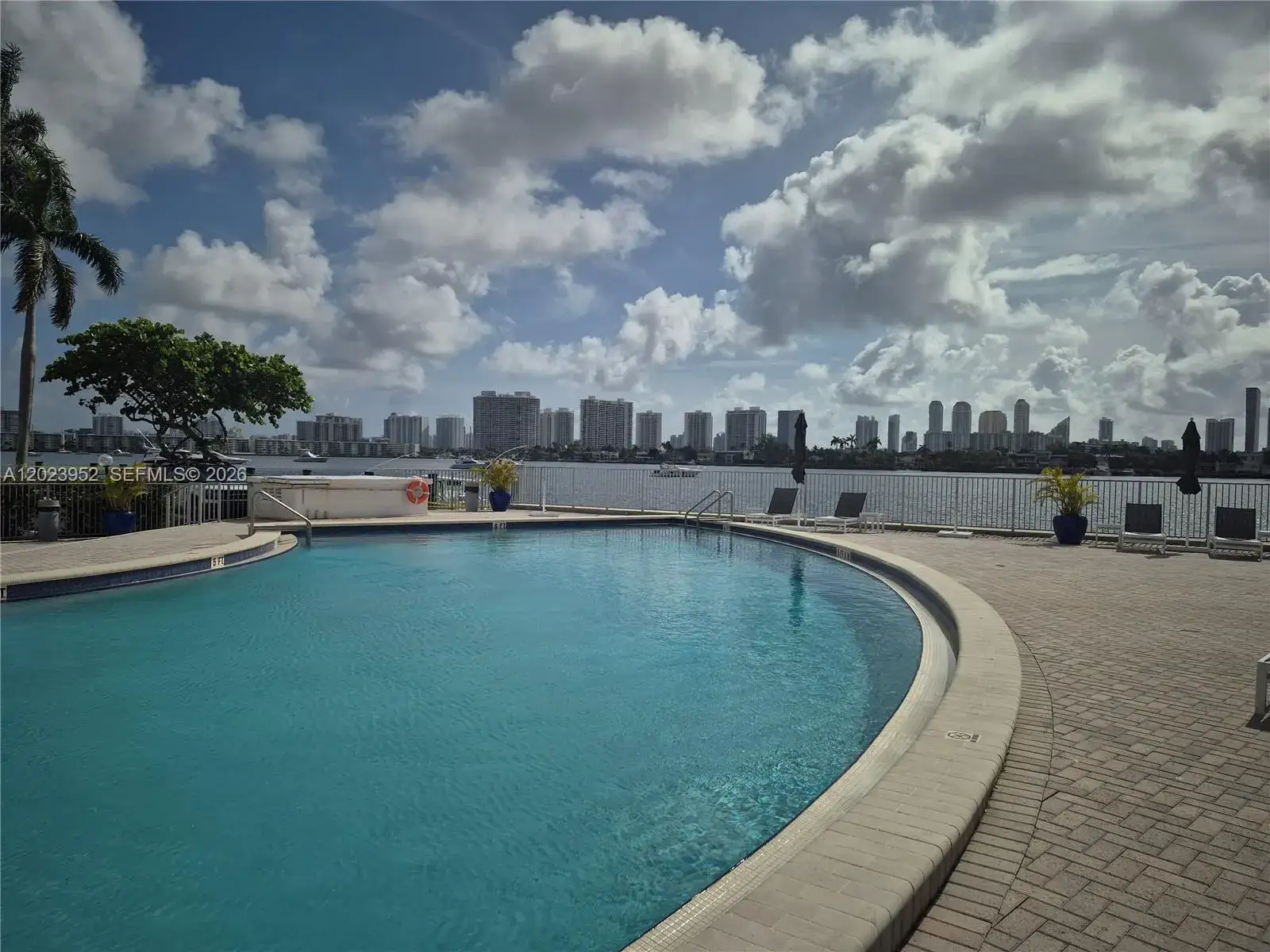 16565 NE 26th Ave # 2E, North Miami Beach FL 33160