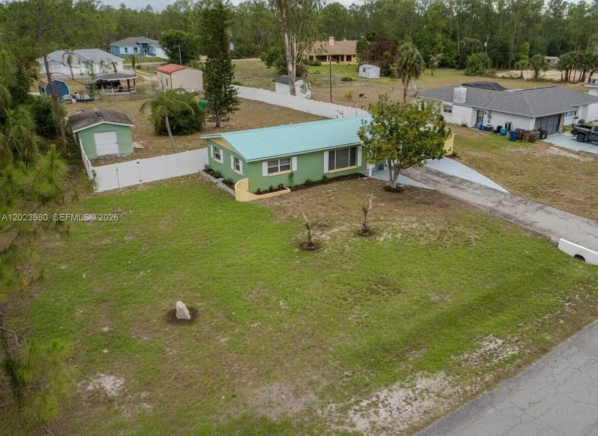 1313 E CLEVELAND AVE, Lehigh Acres FL 33972 photo 2