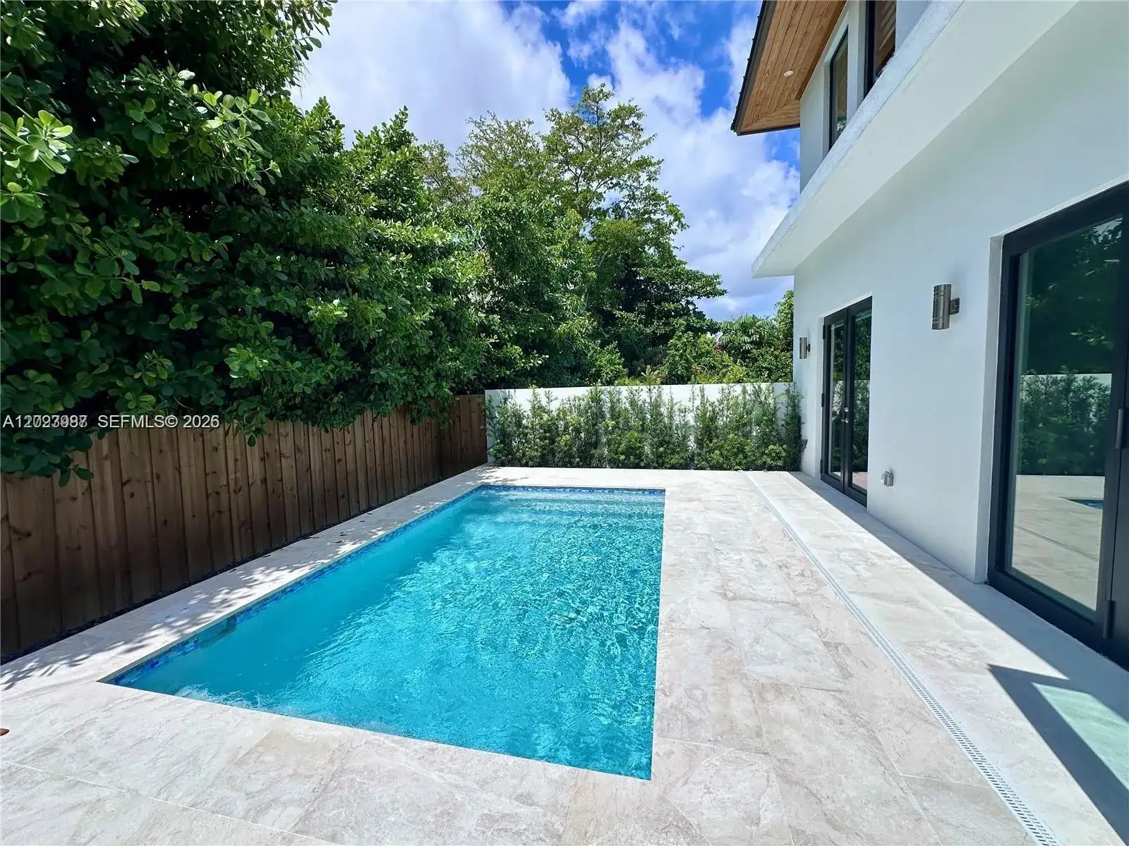 8410 SW 65 AVE, South Miami FL 33143 photo 3