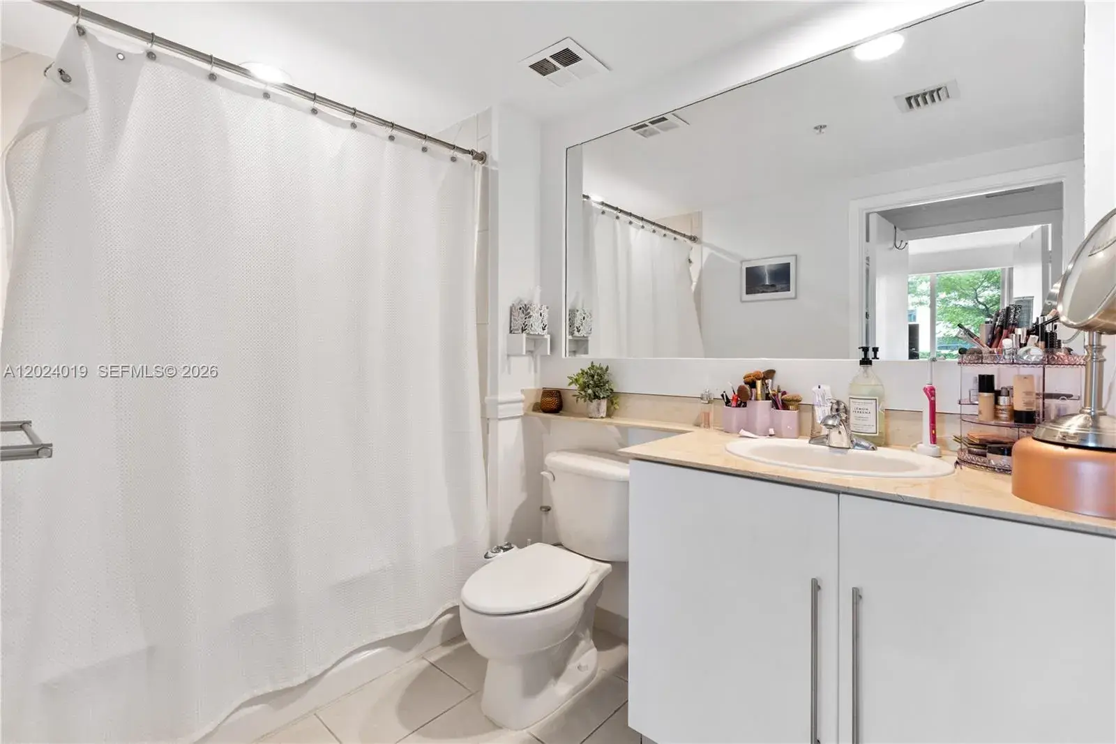 335 S Biscayne Blvd # 802, Miami FL 33131