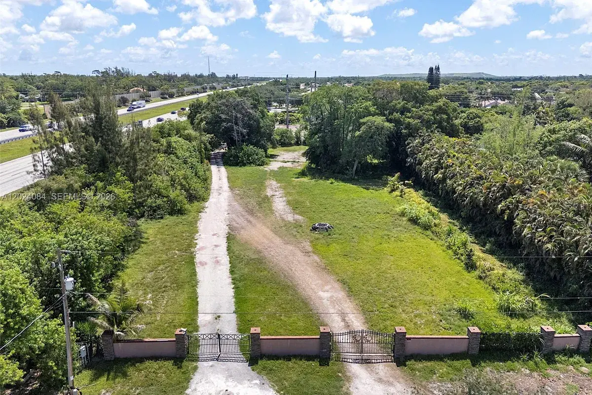 5680 Pinetree Rd, Parkland FL 33067