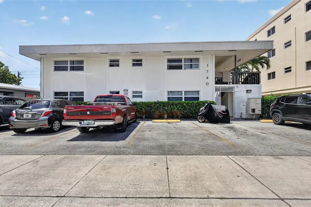 1740 Funston St # 4, Hollywood FL 33020