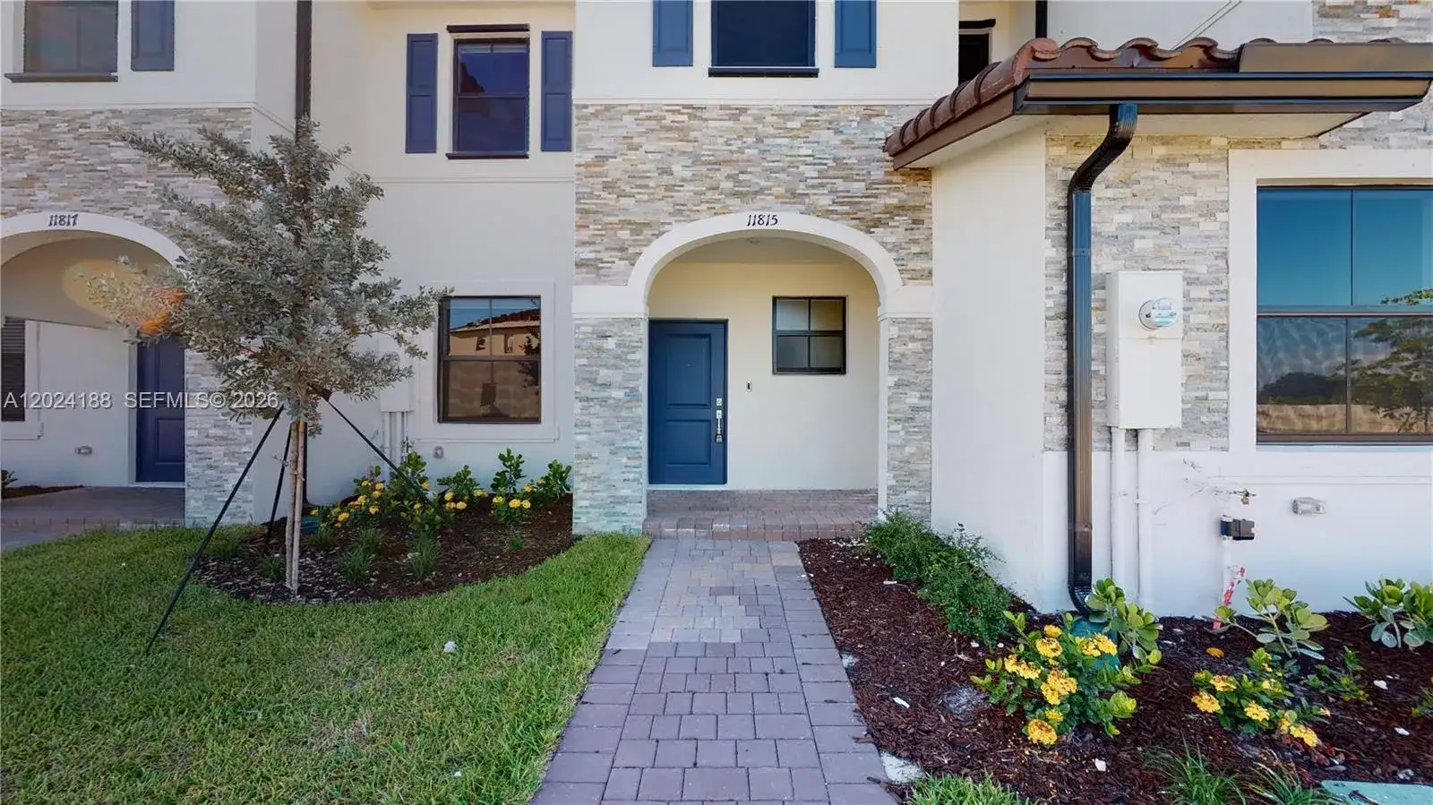 11815 SW 246 TER, Homestead FL 33032 photo 2