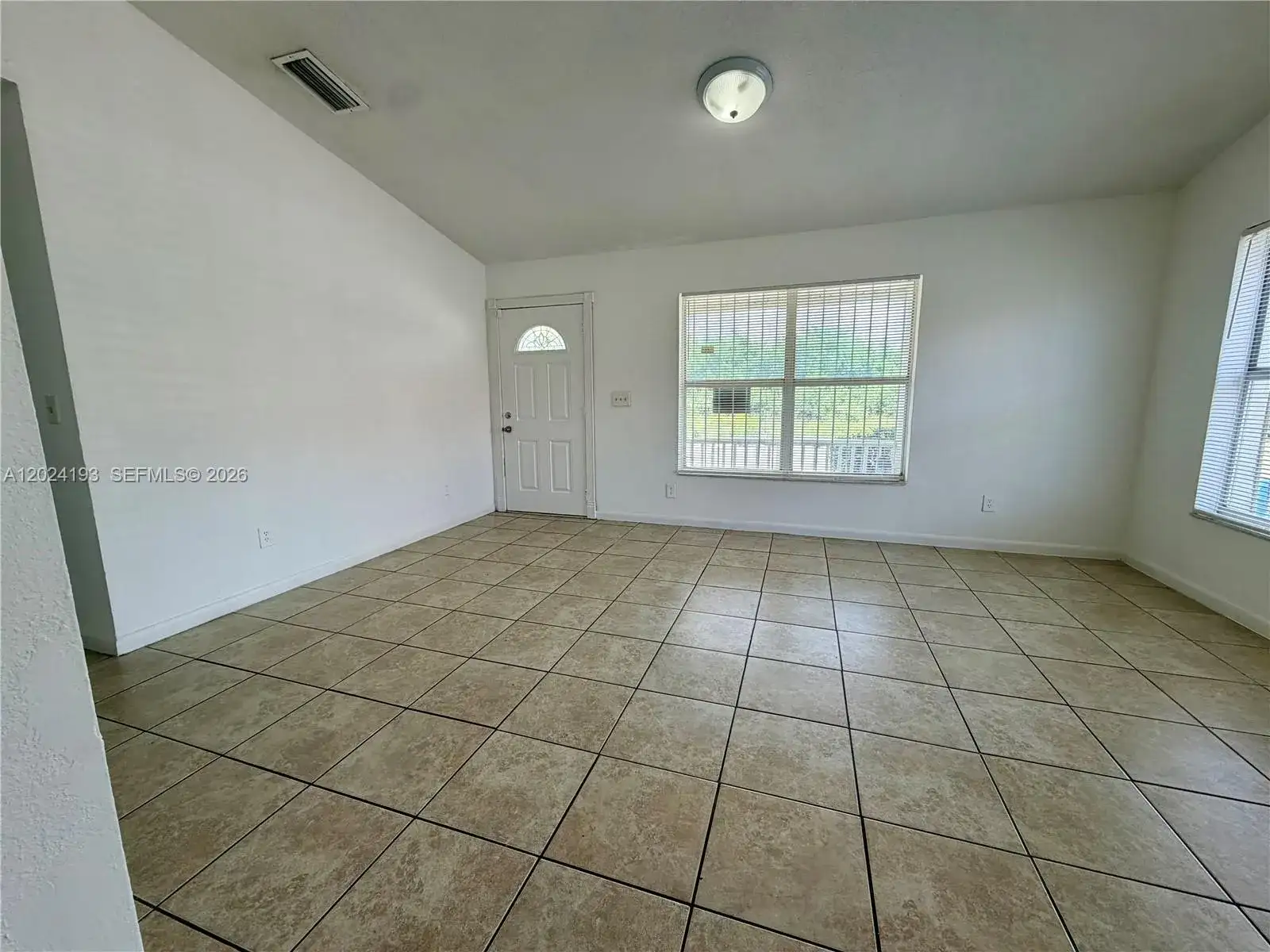 408 NW 12th St, Florida City FL 33034 photo 3