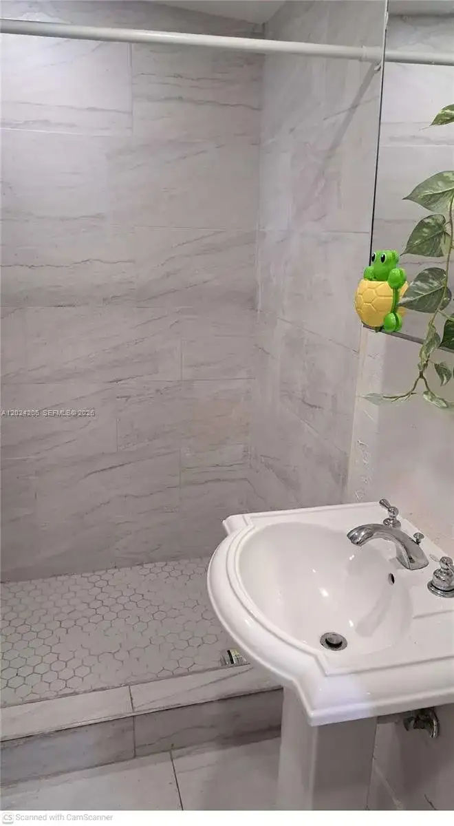 2420 NW 34th Street, Miami FL 33142 photo 4